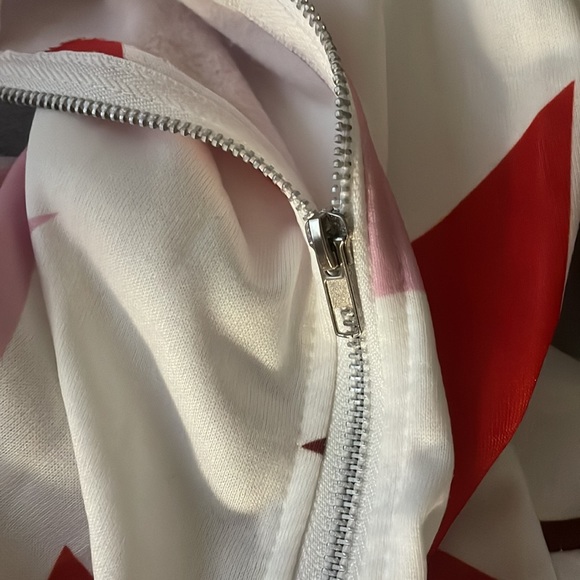 Brand new and unworn size L white for the zip hoodie and warm - Picture 4 of 5